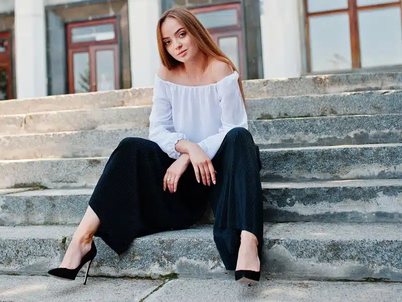 Comment choisir ses chaussures pour un look tendance avec un pantalon large