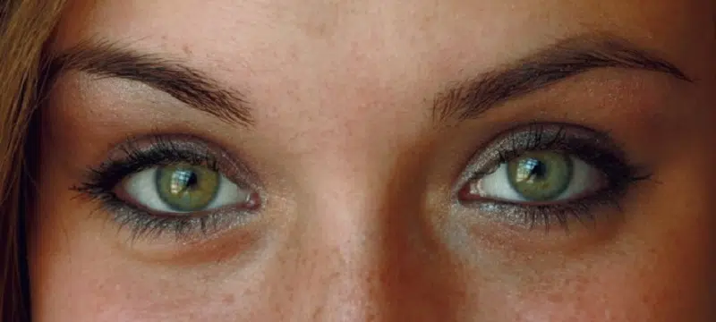 Maquillage des yeux verts les couleurs à choisir
