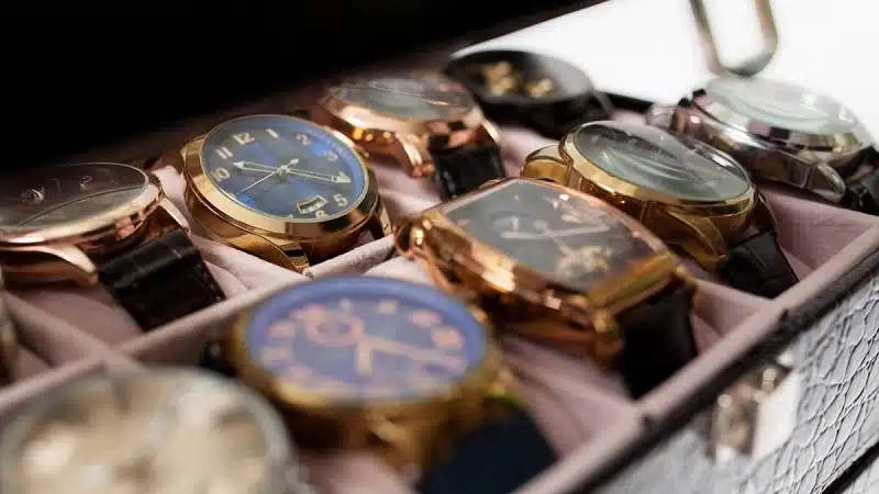 Rangez votre montre avec style comment choisir son accessoire de montre
