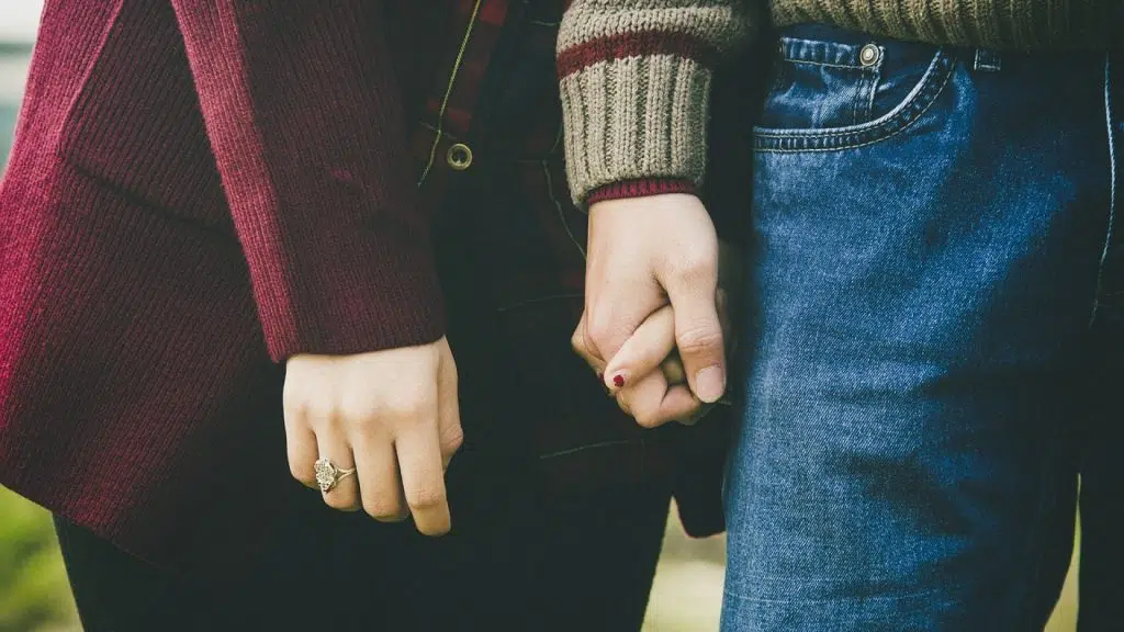 Comment adopter le jean loose pour homme au quotidien ?