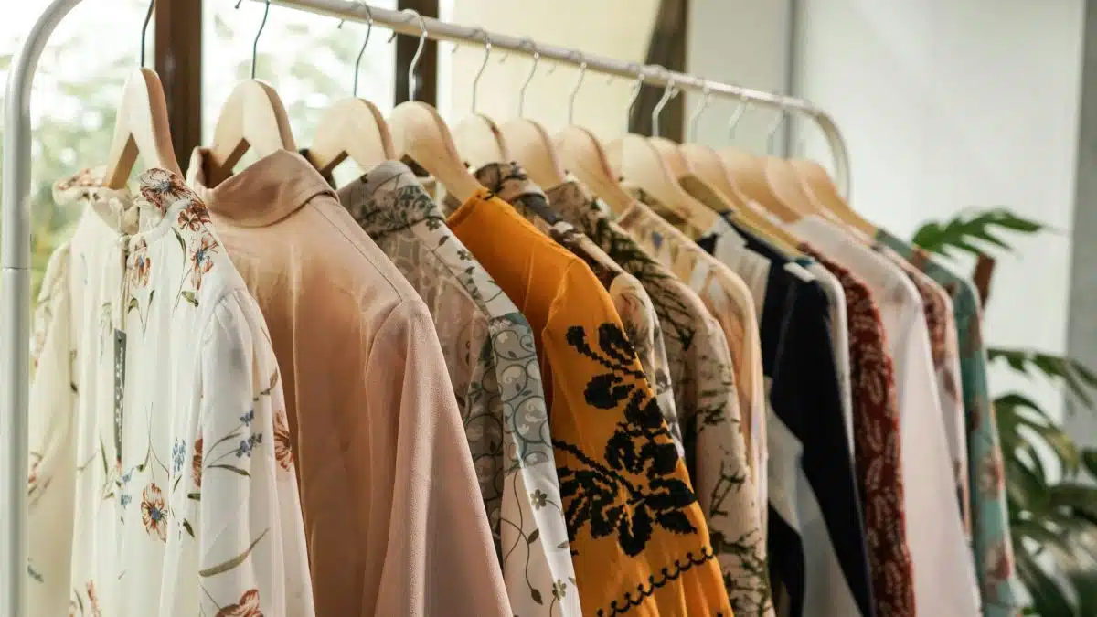 Optimisez votre entreprise en choisissant un grossiste en ligne de vêtements réputé !
