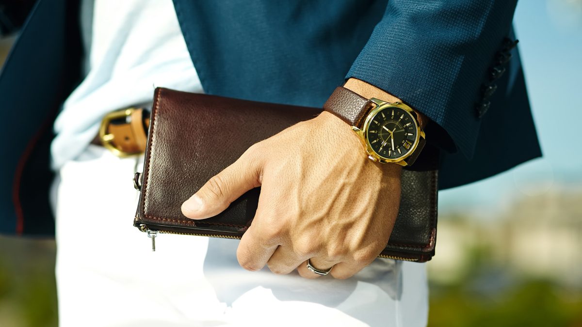 Pourquoi la montre reste un accessoire incontournable pour homme ?