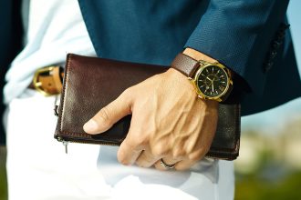 Pourquoi la montre reste un accessoire incontournable pour homme ?